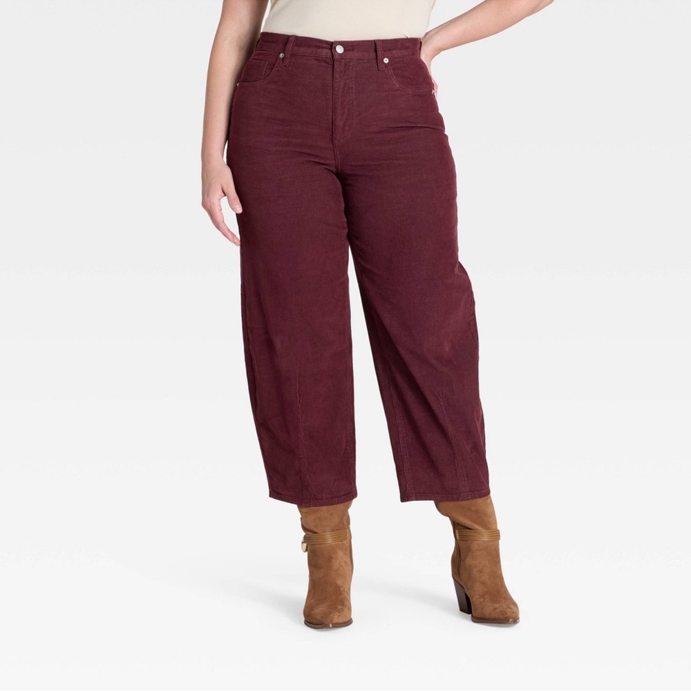 NWT Women’s High Rise Corduroy  Barrel Jeans.  Burgundy.  8